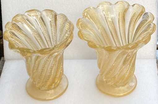 1970′  Vases  Similaires Torsadés Cristal Murano Avec Paillons D’ Or  Murano  H 26 et 24,5 cm