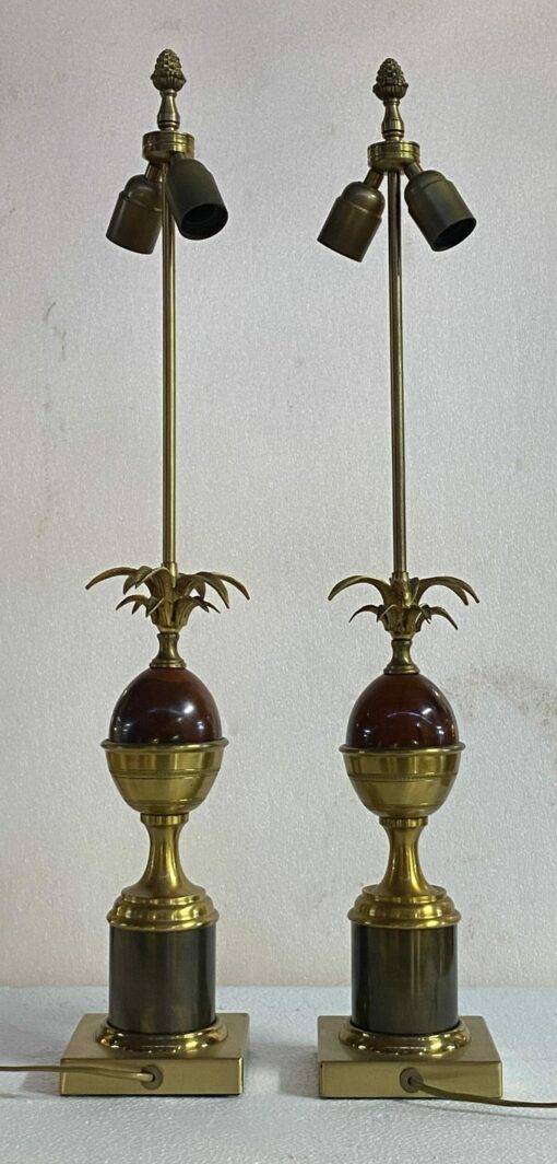 1970′ Paire De Lampes En Bronze Style Maison Charles Avec Oeuf En Bakélite Couleur Ambrée