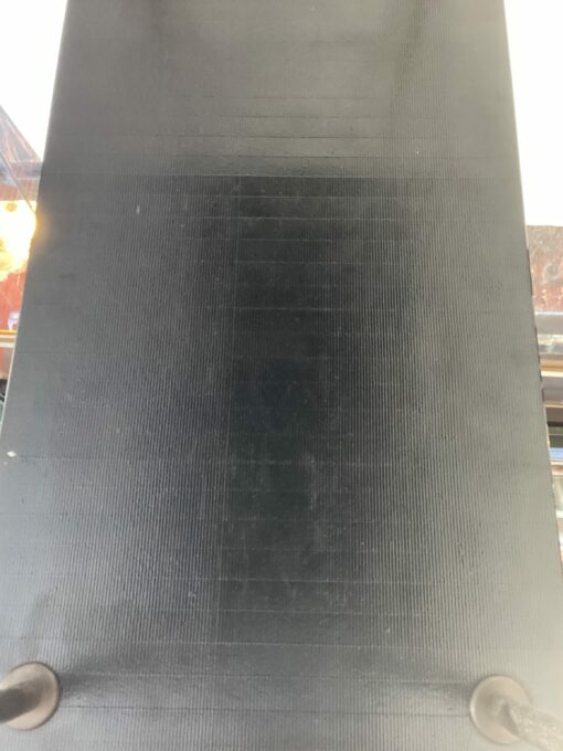 1970′ Étagère en Bronze à 4 Niveaux Maison Baguès Plateaux Opalines Noires 50 X 25 X H 124 cm – Image 2