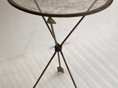 1950/70 ′ Vintage Wrought Iron Pedestal Table Decor In The Shape Of Arrows Jacques Adnet Style Diameter 49 cm
