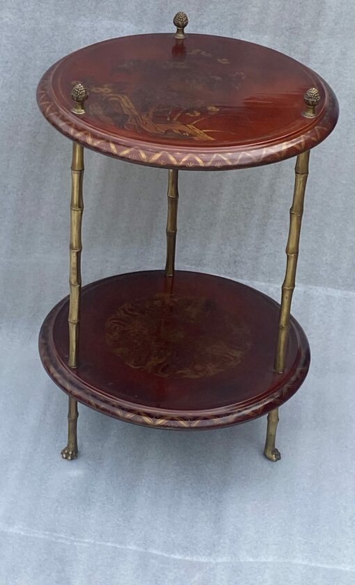 1970′ Paire De Guéridons Style Maison Baguès Décor Bambou en Bronze Doré Avec Plateaux Laque de Chine – Image 5