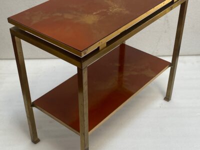 1970′  Bout De Canapé à 2 Niveaux Maison Jansen Plateaux Laque Mélaminé Orange Avec Decors A L’Or  60 X 30 H 55 cm
