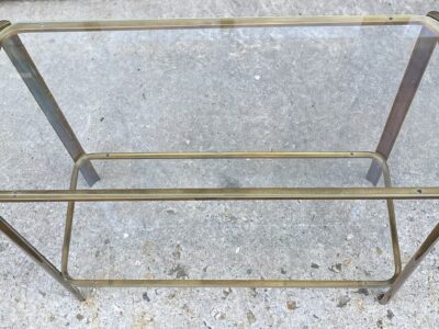 1970′ Bout  De Canapé Jacques QUINET, Pour la Maison MALABERT. Laiton Poli. H : 49 cm L : 46 cm X 19 cm.