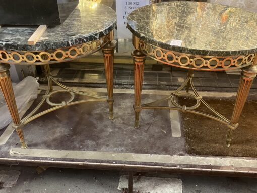 1950/70 Gilt Bronze Pedestal Päir Tables Maison Jansen Or Maison Charles Sea Green Marble Top With Triangular Spacer ⌀ 65 cm H 59 cm