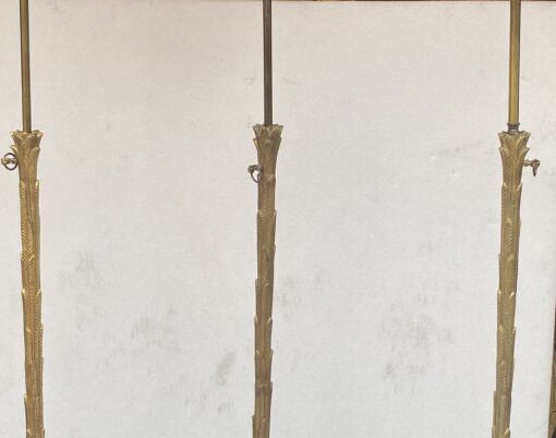 1970′ Série De 3 Lampadaires en Bronze Patiné Maison Charles Modèle Palmier – Image 2