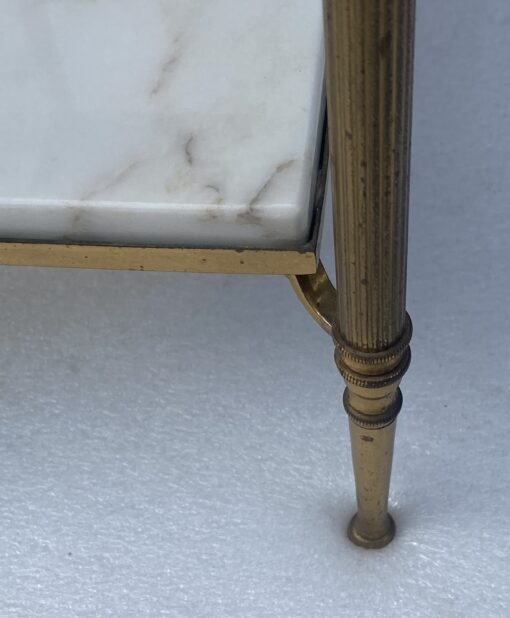 1970′ Pair of 2-Tier Brass End Tables Maison Baguès White Marble Top 49.5 X 30 X H 57 cm - Image 4