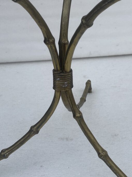 1970′ Pair of Maison Baguès Bamboo Decor Guéridon Tables in Bronze with Glass Top Ø 60 H 45 cm - Image 7