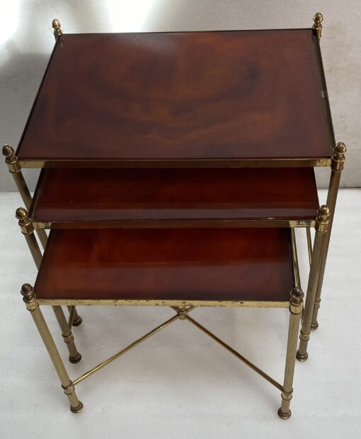 1970 ‘Serie 3 Nesting Tables Maison Baguès In Gilt Bronze, 3 Amber Bakelite Trays