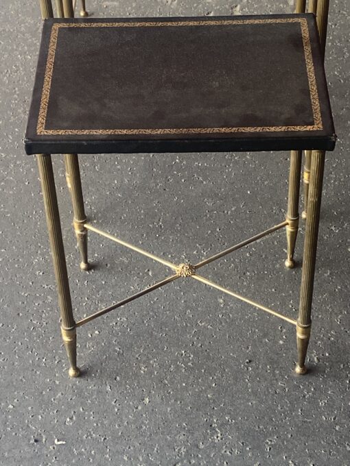 1970′ Série De 3 Tables Gigognes Maison Baguès En Bronze Patiné, 3 Plateaux Cuir Motifs Grecs 50 X 34,5 X H 57 cm – Image 18