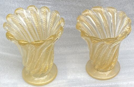 1970′ Vases Similaires Torsadés Cristal Murano Avec Paillons D’ Or Murano H 26 et 24,5 cm