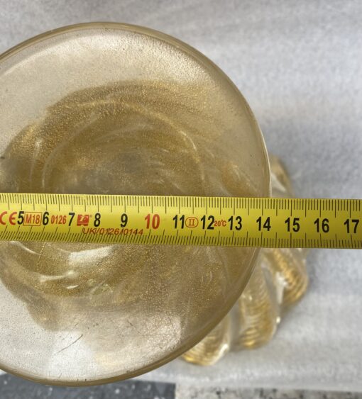 1970′ Vases Similaires Torsadés Cristal Murano Avec Paillons D’ Or Murano H 26 et 24,5 cm – Image 8