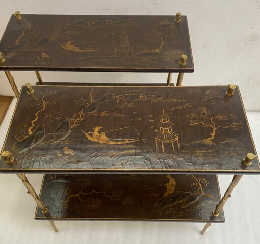 1950/70′ Paire De Tables Maison Baguès Ou Maison Charles Style Agostini Décor Végétal En Bronze Doré Avec Plateaux Laque de Chine 62 X 28 H 53 cm