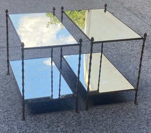 1950′ Paire de Tables Maison Baguès Décor Bambou en Bronze Avec Plateaux Miroirs Oxydés Vieillis 68 X 38 X H 54 cm