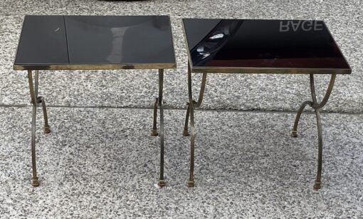 1950/70′ Paire de Bouts de Canapés Bronze, Plateaux Verres Noircis Style Maison Ramsay 33,5X43,5X H 41 cm – Image 8