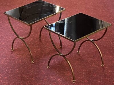 1950/70′ Paire de Bouts de Canapés Bronze, Plateaux Verres Noircis Style Maison Ramsay 33,5X43,5X H 41 cm