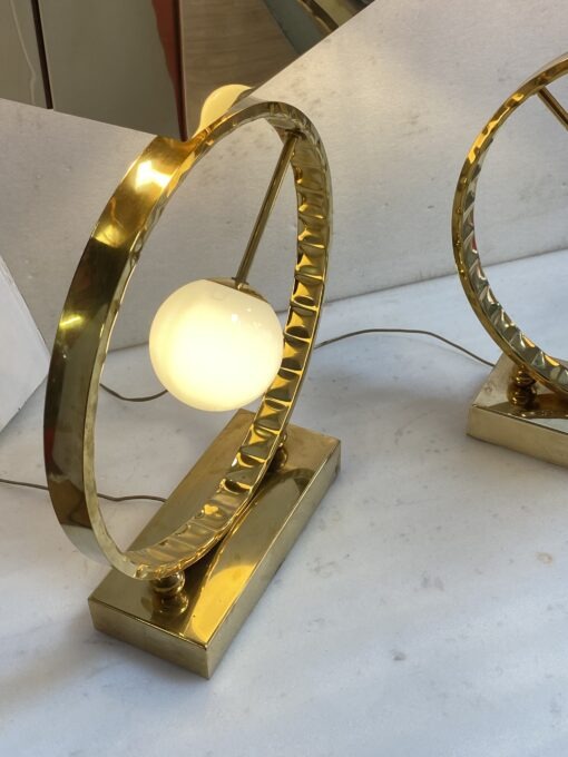 1980' Paire De Lampes Design En Laiton Et Opaline H 88 cm Ø 48 cm – Image 18