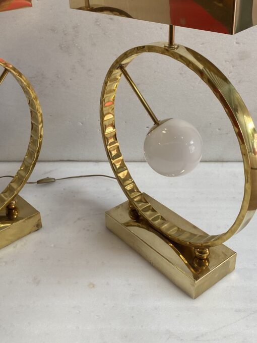 1980' Paire De Lampes Design En Laiton Et Opaline H 88 cm Ø 48 cm – Image 11