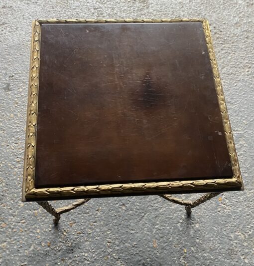 1970′ Table Bout De Canapé en Bronze Modèle Palmier, Maison Charles Non Signée , Entretoise Double Arc De Cercle 45 x 45 x H 44 cm – Image 3