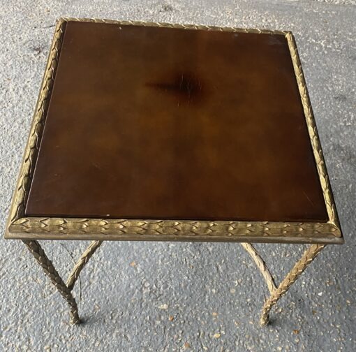 1970′ Table Bout De Canapé en Bronze Modèle Palmier, Maison Charles Non Signée , Entretoise Double Arc De Cercle 45 x 45 x H 44 cm – Image 2