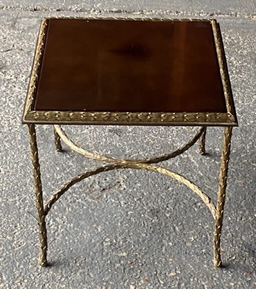 1970′ Table Bout De Canapé en Bronze Modèle Palmier, Maison Charles Non Signée , Entretoise Double Arc De Cercle 45 x 45 x H 44 cm