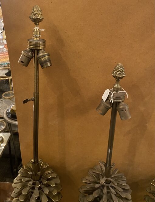 1950/70 Série de 3 Lampes en Bronze Décor Pomme de Pin Signée Charles – Image 3