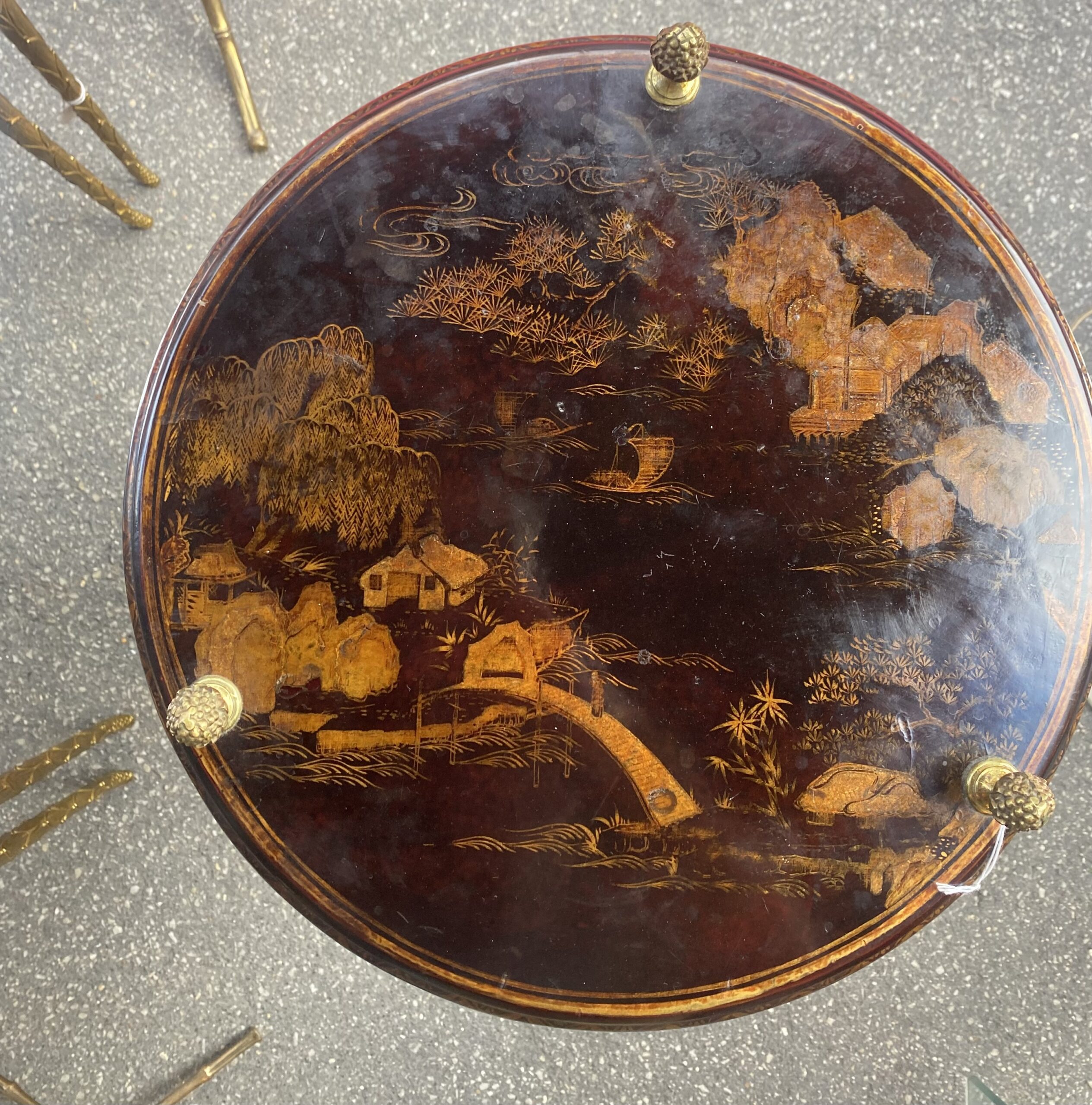 1950/70′ Pair of Maison Baguès Pedestal Tables Bamboo Decor in Gilt Bronze with Chinese Lacquer Trays Diameter 40 Cm H 70 Cm - Image 14
