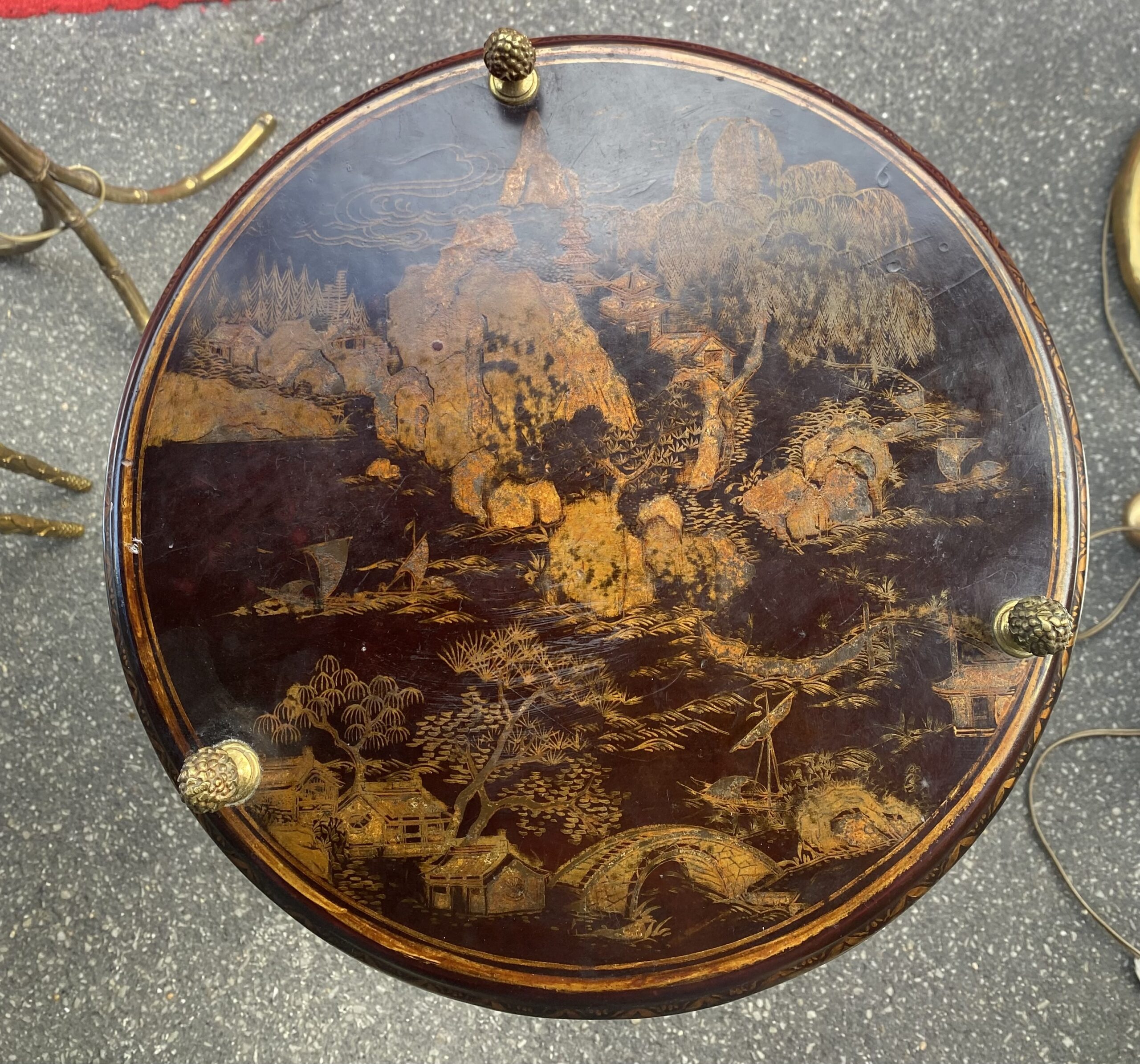 1950/70′ Pair of Maison Baguès Pedestal Tables Bamboo Decor in Gilt Bronze with Chinese Lacquer Trays Diameter 40 Cm H 70 Cm - Image 9