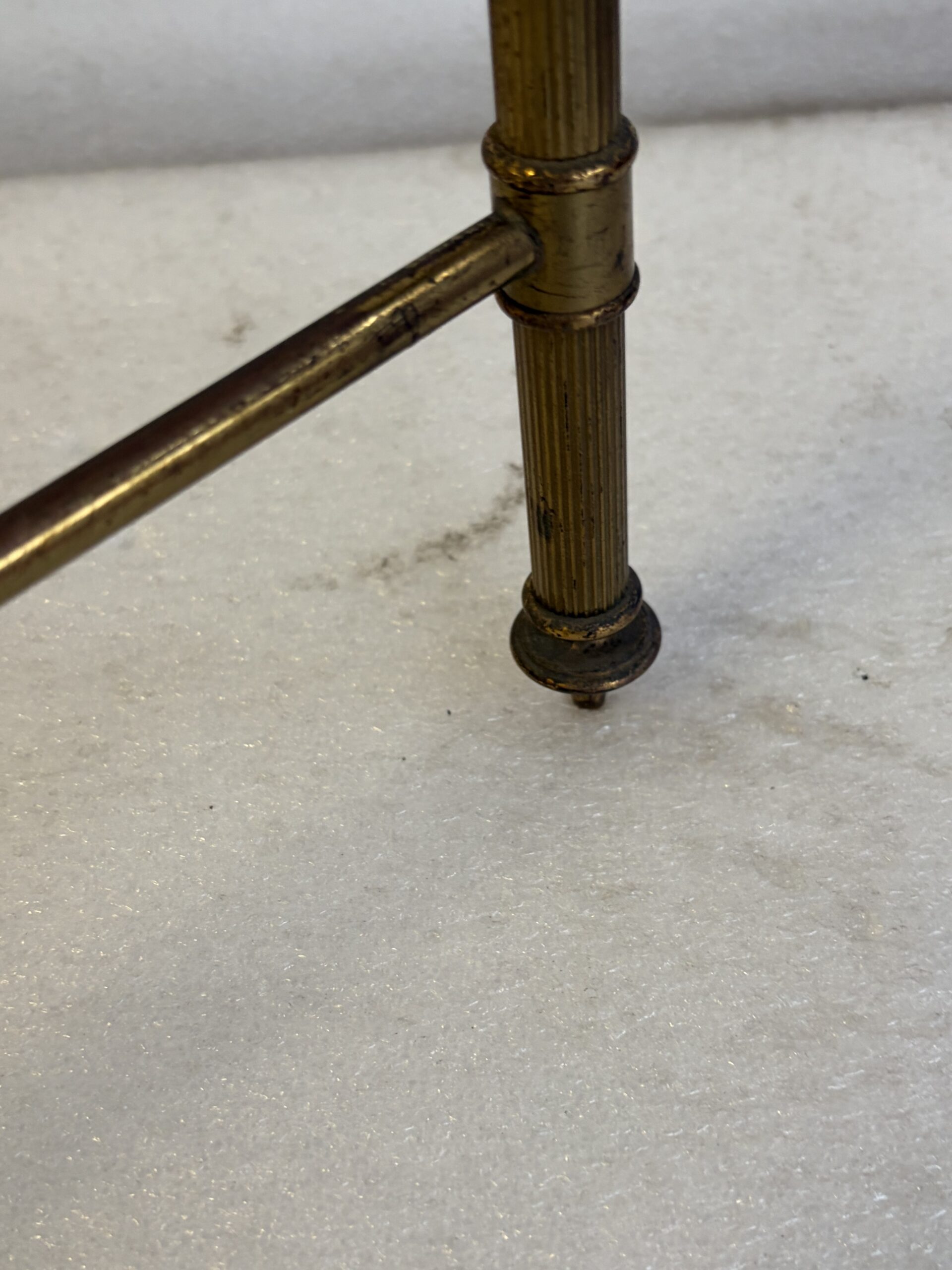 1970s Baguès Maison Table in Gilt Bronze, Amber-Effect Bakelite Top, 38 x 50 x H 46 cm - Image 3