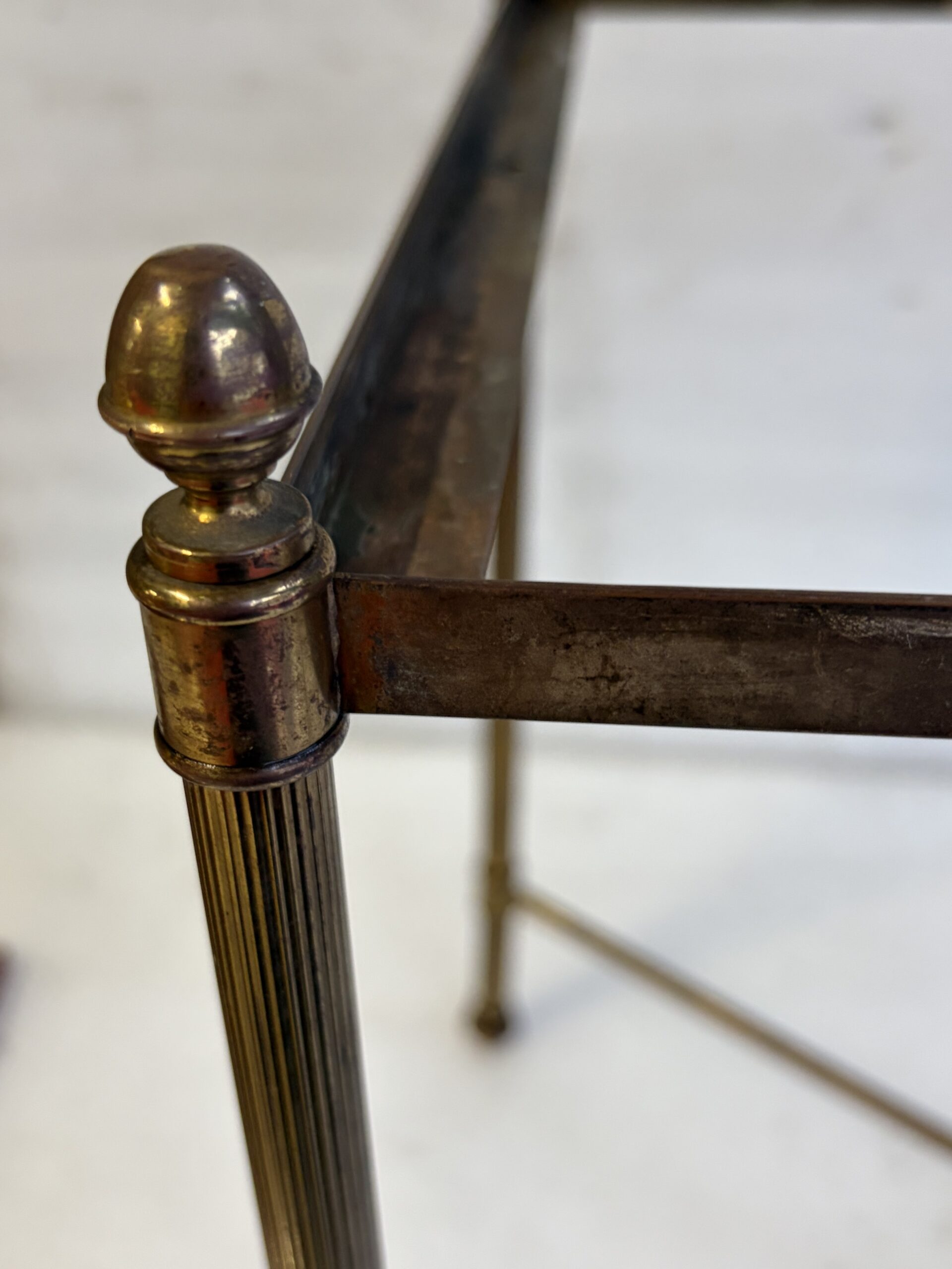1970s Baguès Maison Table in Gilt Bronze, Amber-Effect Bakelite Top, 38 x 50 x H 46 cm - Image 2