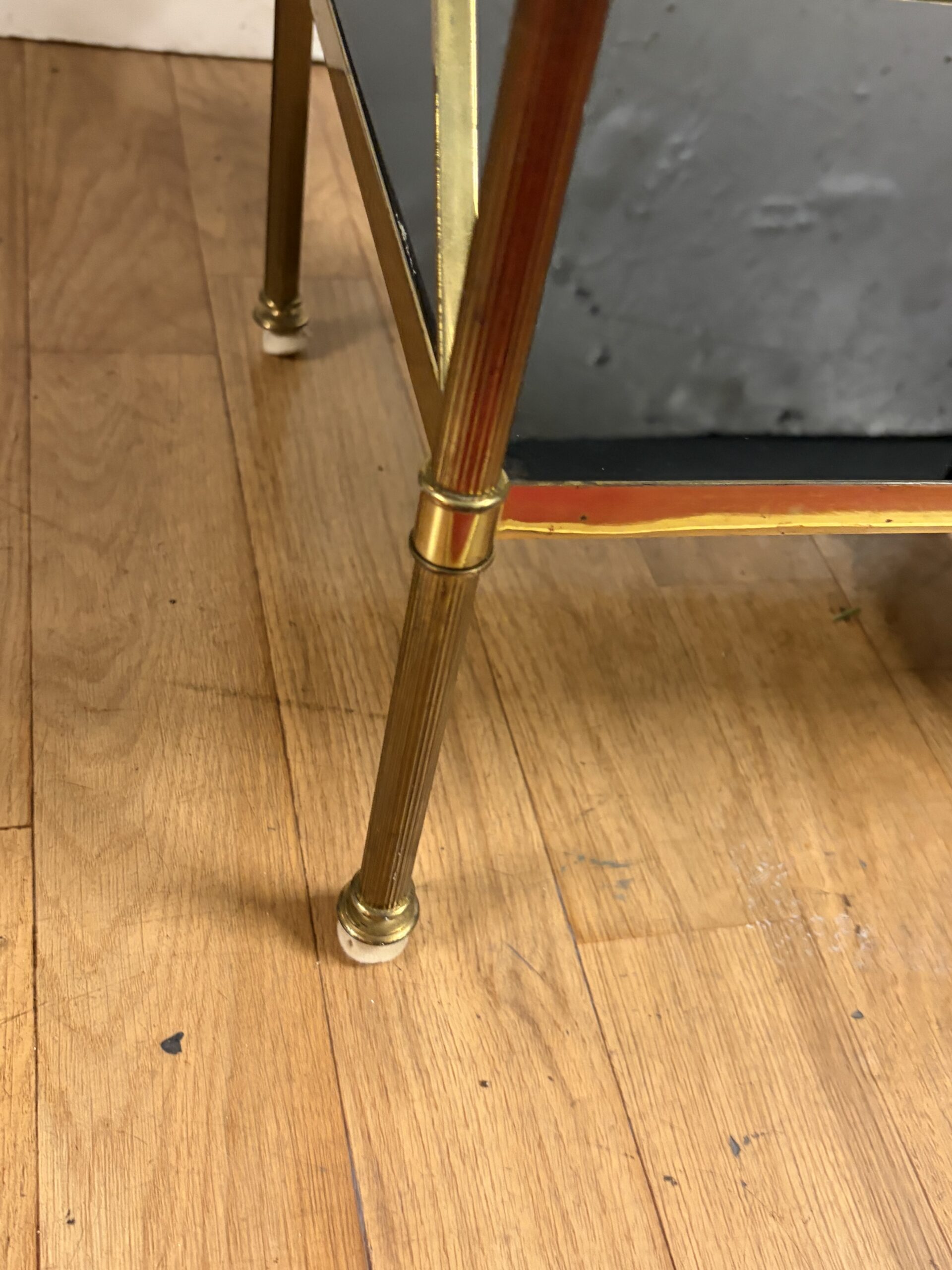 1970′ Bout de Canapé en Bronze à 3 Niveaux Opaline Maison Baguès à Croisillons 32X40XH63. – Image 2