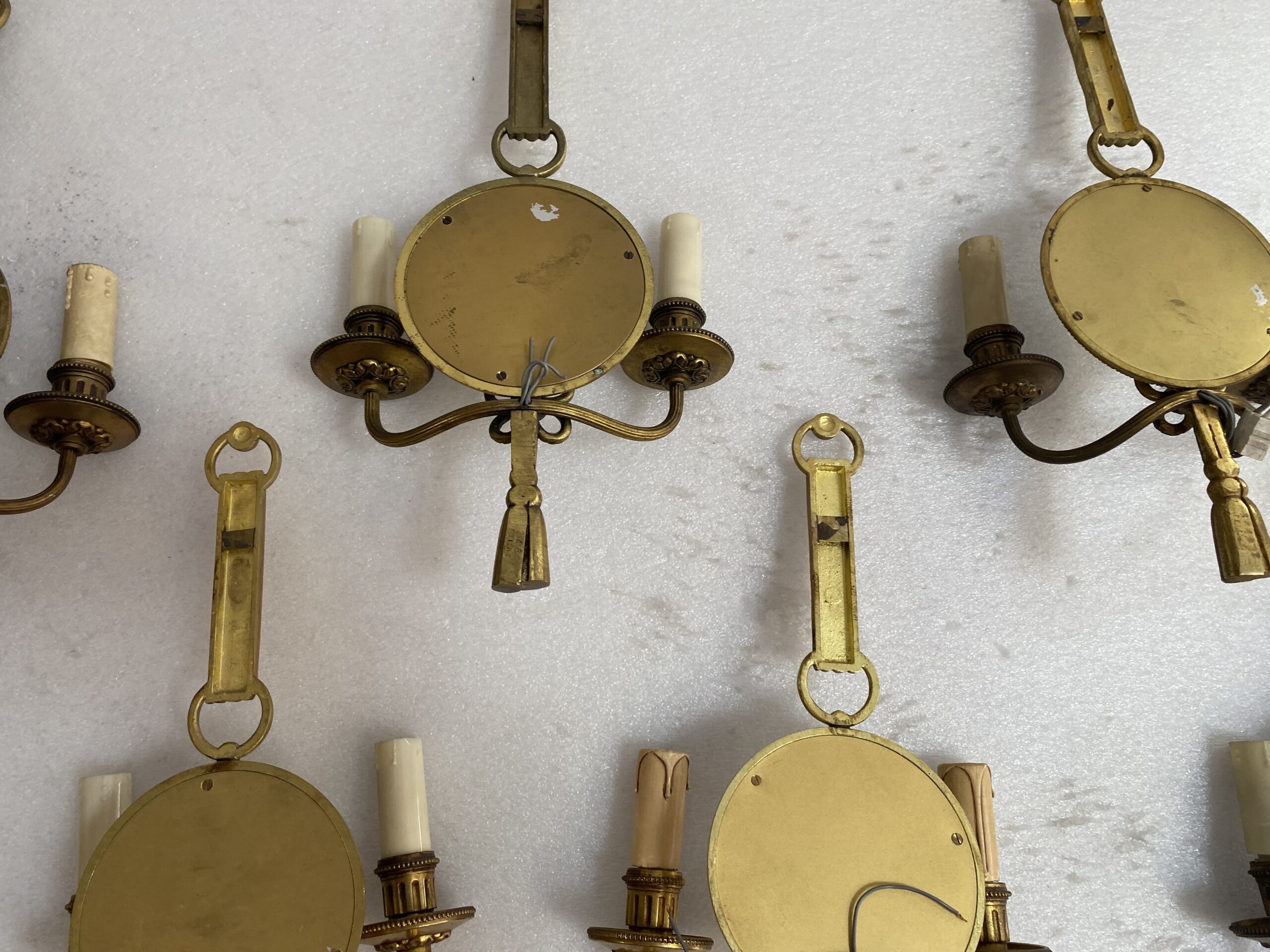 1950/70′ Série De 10 Appliques en Bronze Doré Avec Miroir Convexe Signée Petitot – Image 3