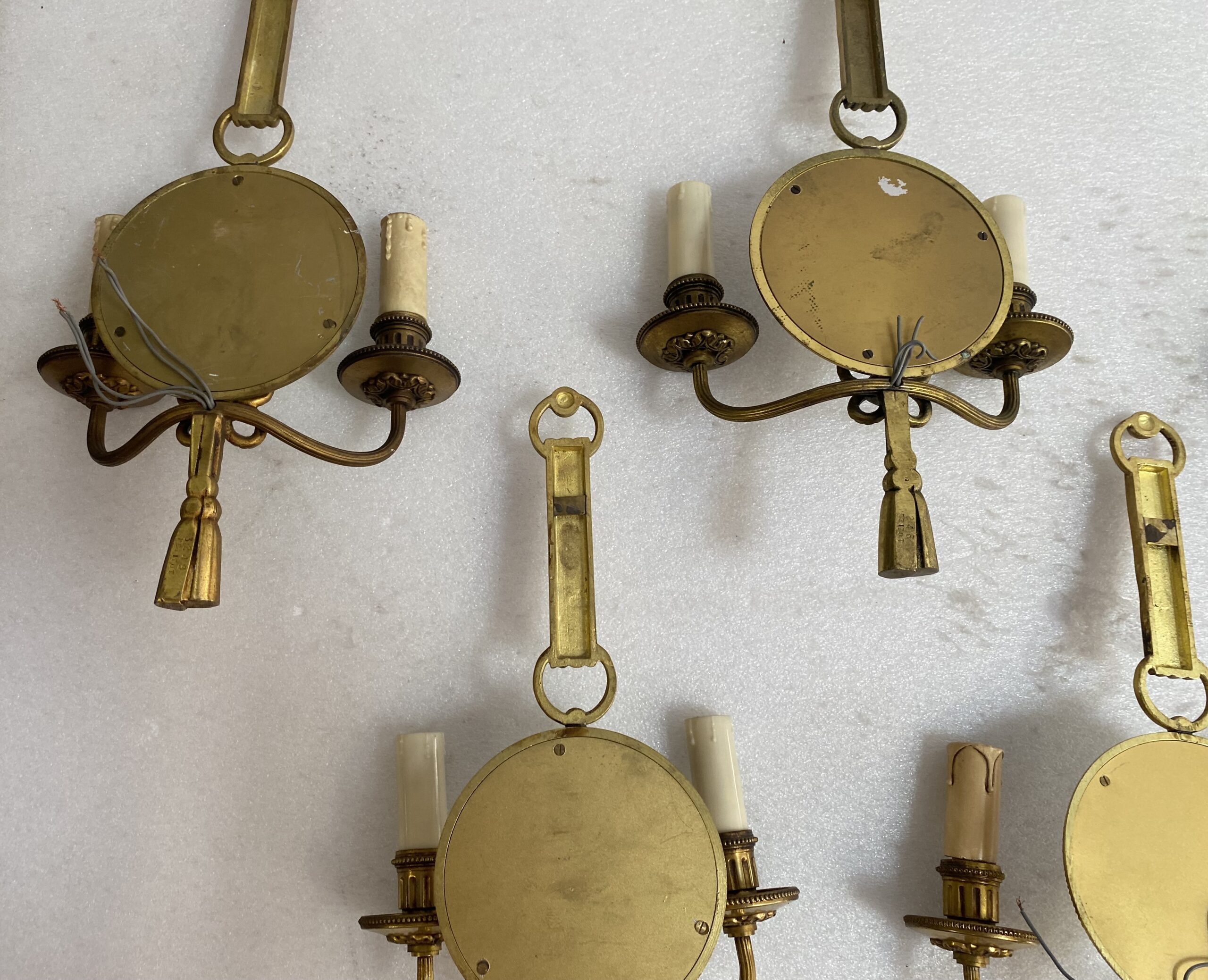 1950/70′ Série De 10 Appliques en Bronze Doré Avec Miroir Convexe Signée Petitot – Image 2