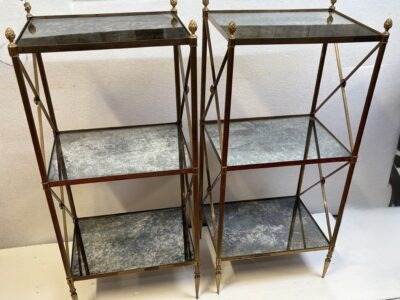 1970′ Paire d' Étagères en Laiton à 3 Niveaux Maison Baguès Plateaux Miroirs Oxydés Vieillis 32 X 40 H 86 cm