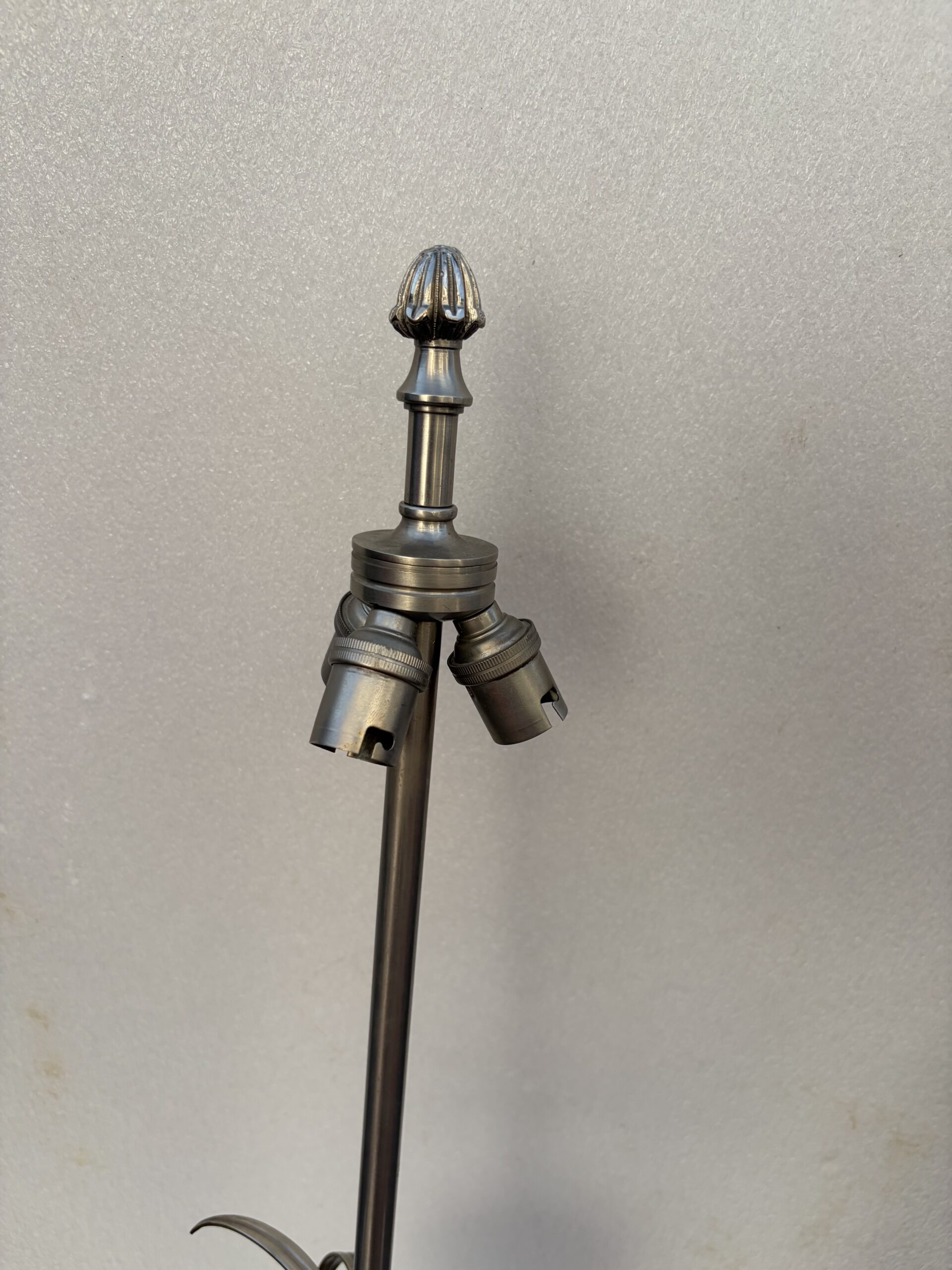 1950/70 Lampe en Bronze Argentée et Oeuf en Resine Fractable Signée Charles – Image 9
