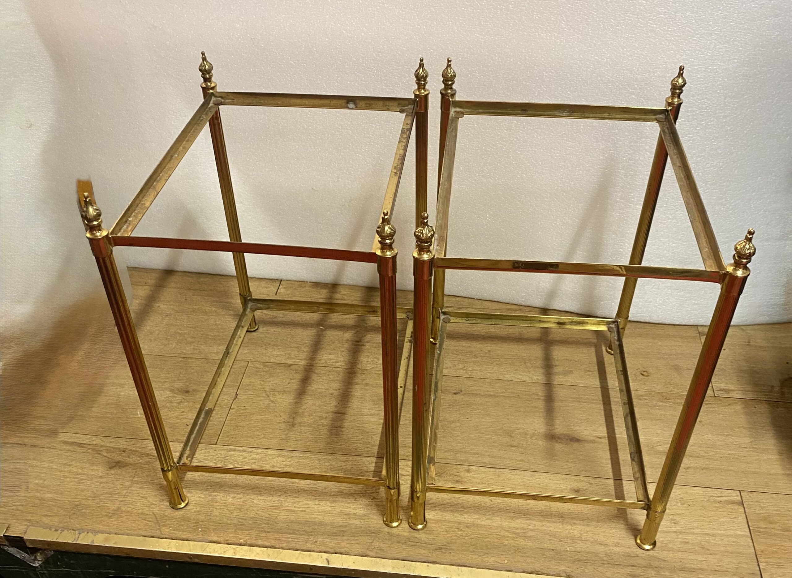 1970s Pair of Two-Tiered Bronze End Tables by Maison Baguès with Smoked Glass Tops, 44 x 34 x H 50 cm - Image 10