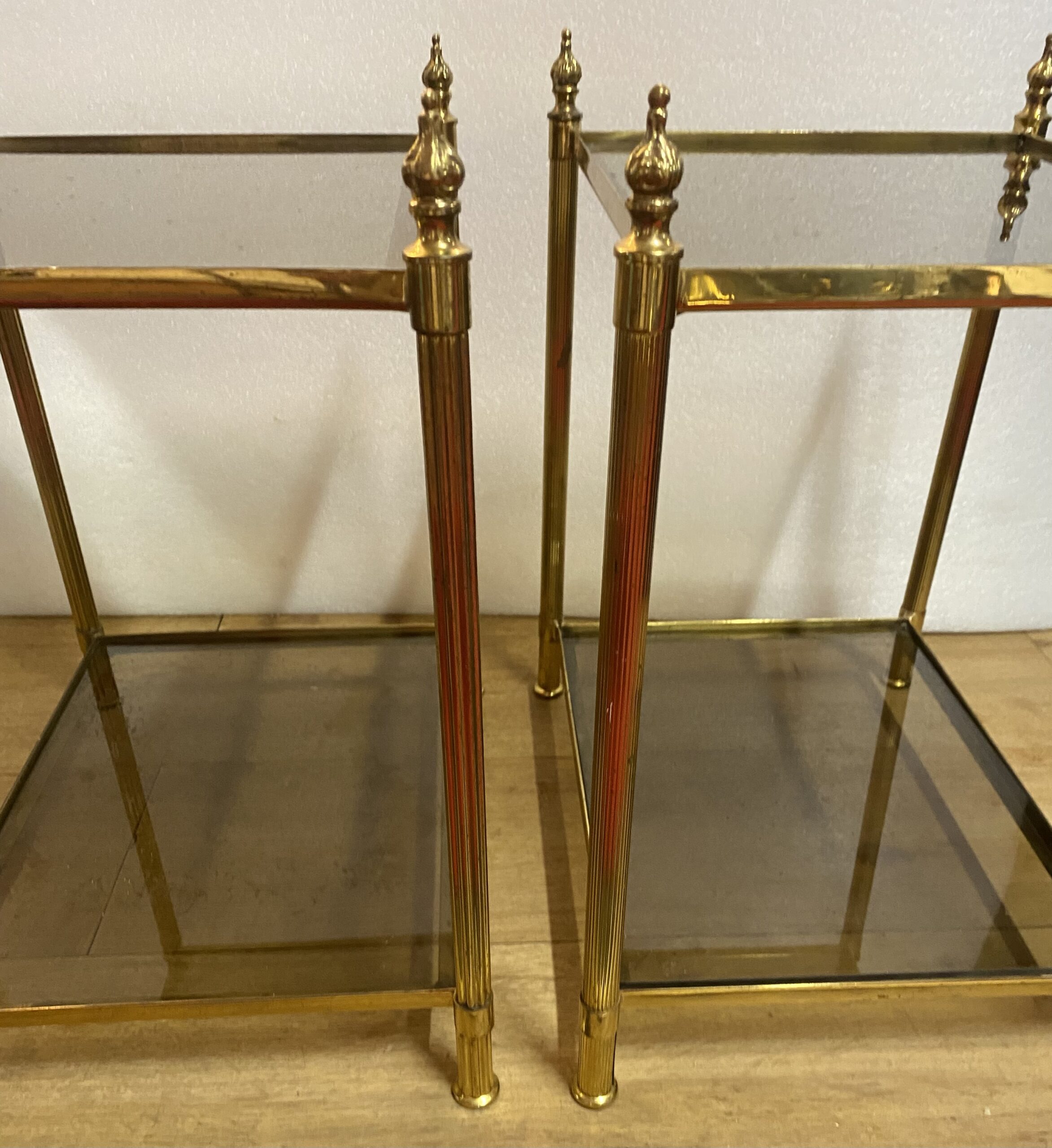 1970s Pair of Two-Tiered Bronze End Tables by Maison Baguès with Smoked Glass Tops, 44 x 34 x H 50 cm - Image 5