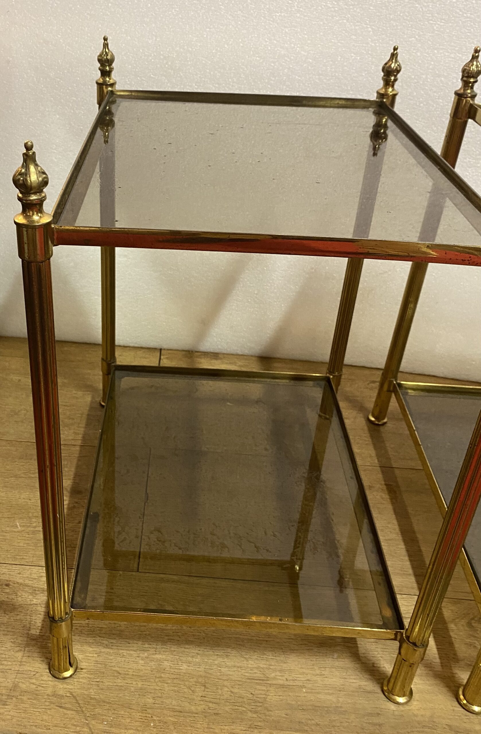 1970s Pair of Two-Tiered Bronze End Tables by Maison Baguès with Smoked Glass Tops, 44 x 34 x H 50 cm - Image 4