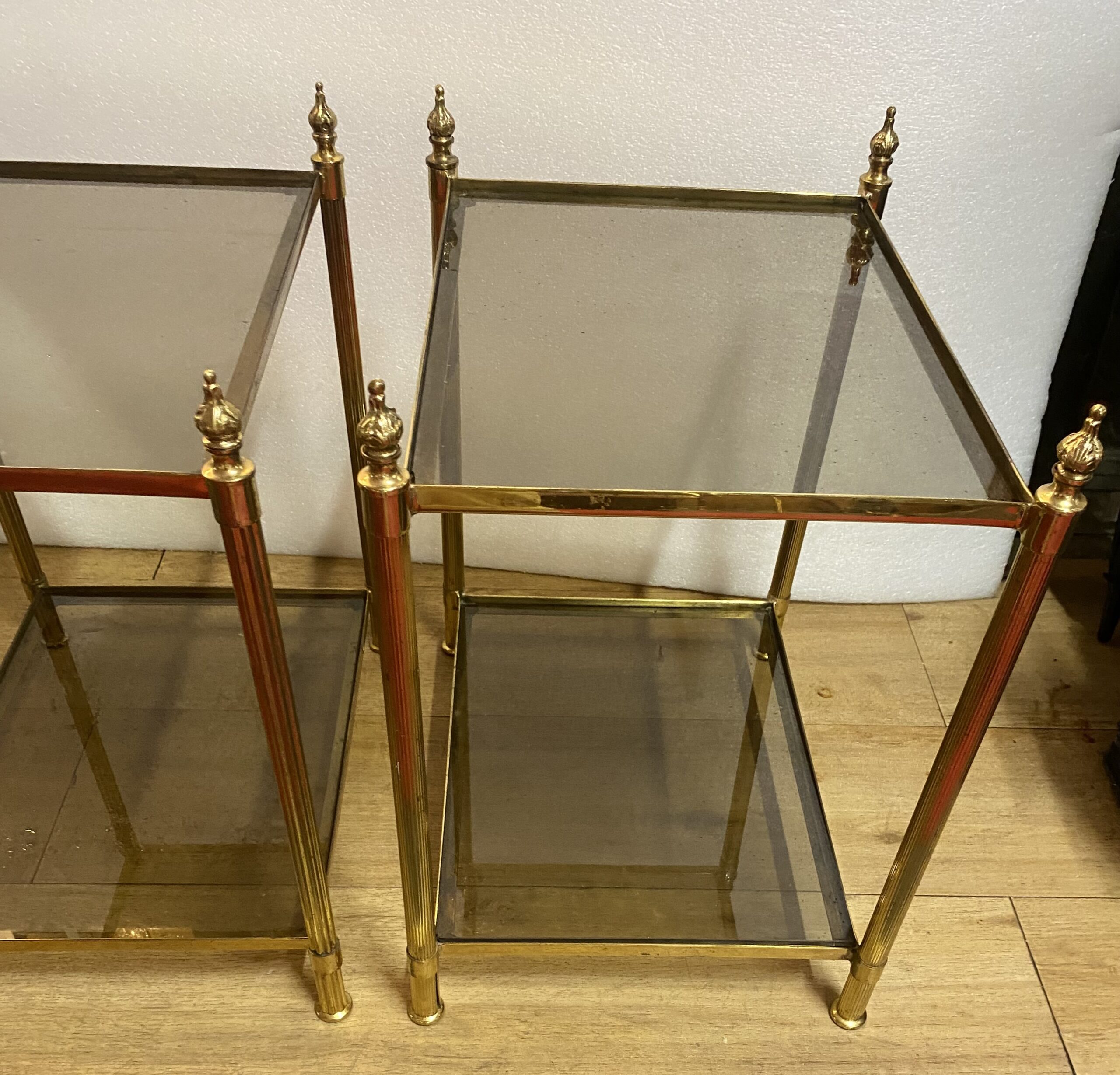 1970s Pair of Two-Tiered Bronze End Tables by Maison Baguès with Smoked Glass Tops, 44 x 34 x H 50 cm - Image 2
