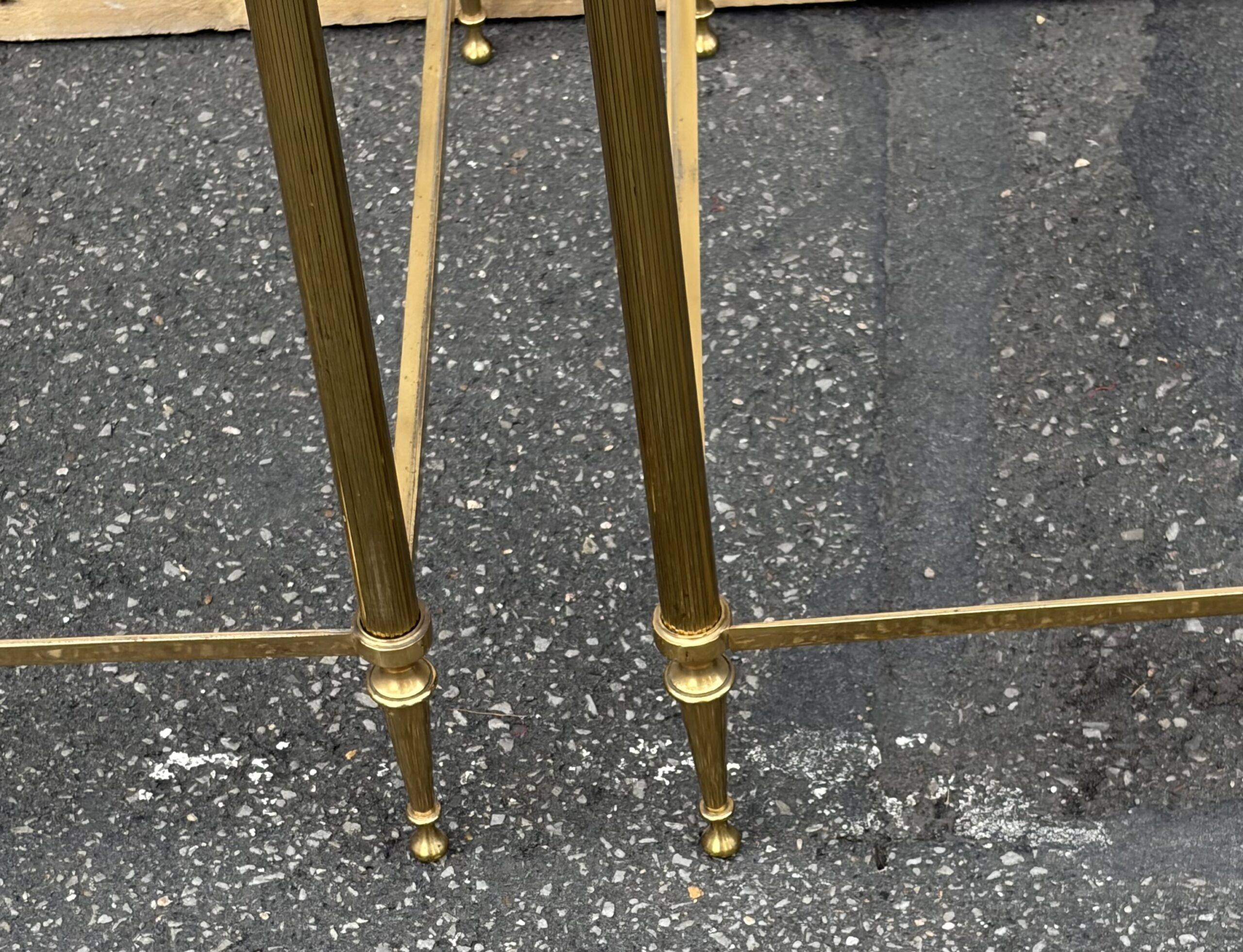 1970s Pair of 5-Tier Bronze Shelves by Maison Baguès, Glass Tops, 36.5 x 54 x 163 cm - Image 10