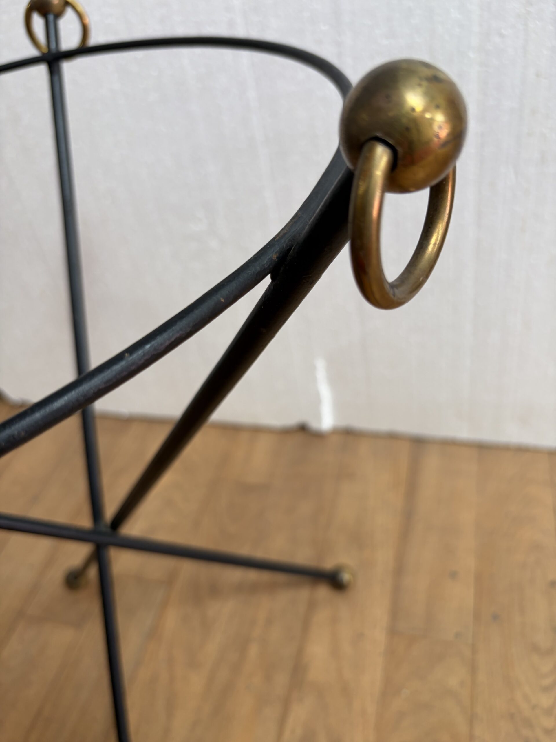 1940/50′ Guéridon Fer Forgé Ornements En Laiton Style Jacques Adnet – Image 9
