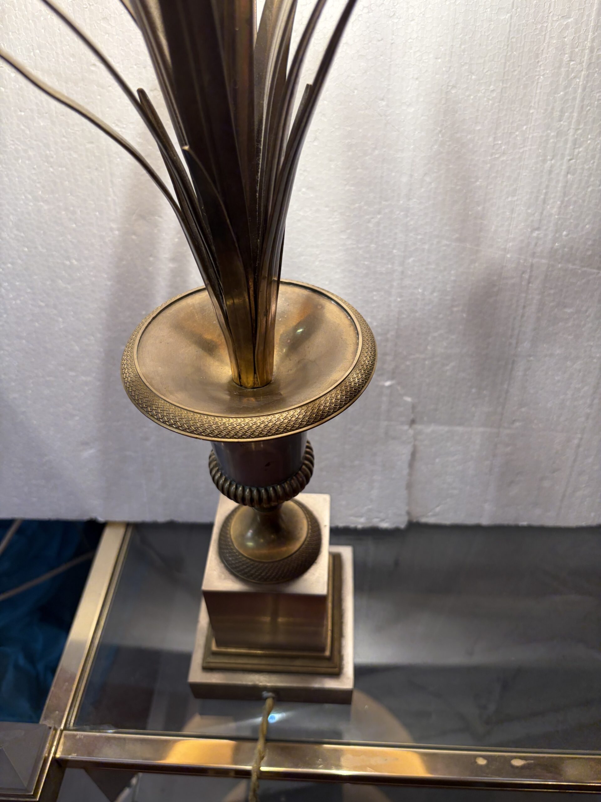 1950s–1970s Pair of Reed-Shaped Lamps in Brass and Gilded and Silver-Plated Bronze, Signed Charles - Image 3