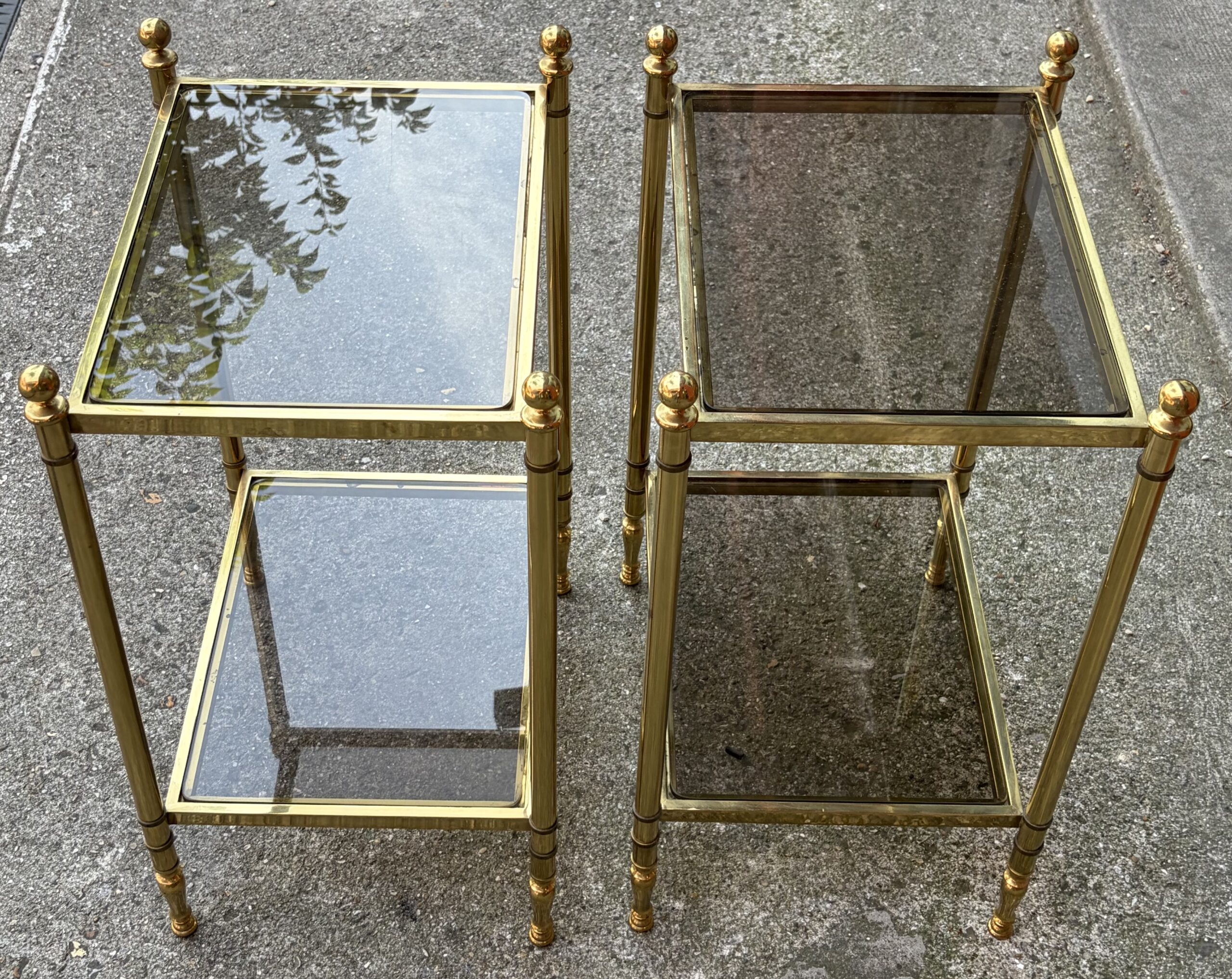 1970s Pair of Two-Tiered Bronze End Tables by Maison Jansen with Smoked Glass Tops, 43 x 33 x H 62 cm - Image 11