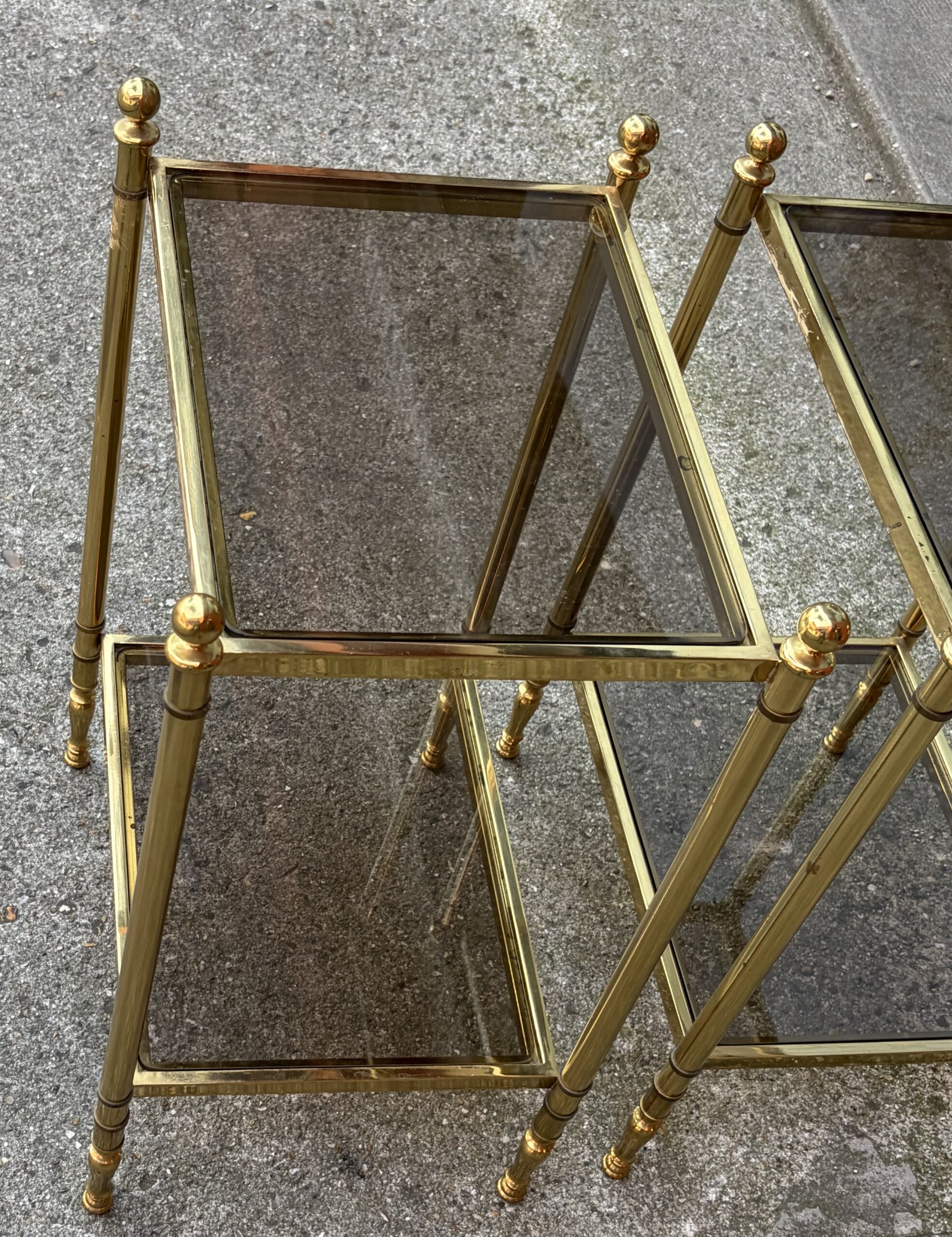 1970s Pair of Two-Tiered Bronze End Tables by Maison Jansen with Smoked Glass Tops, 43 x 33 x H 62 cm - Image 10