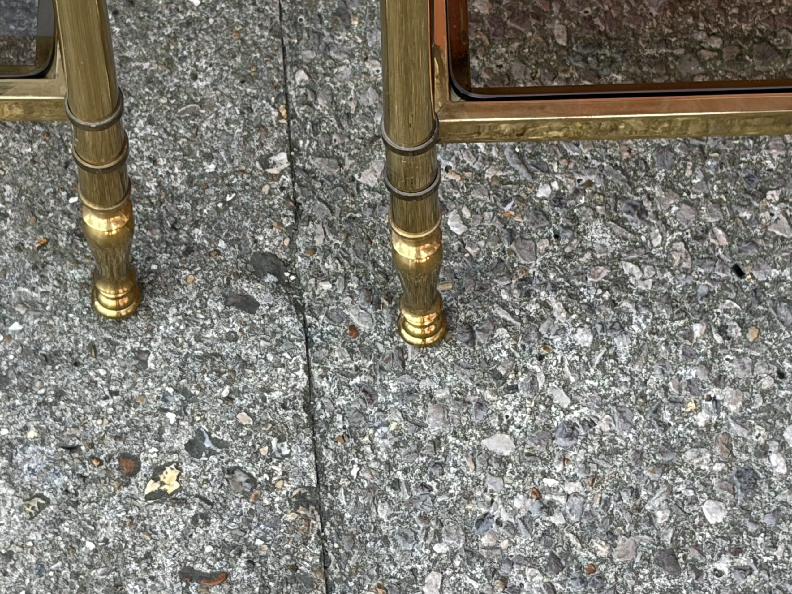 1970s Pair of Two-Tiered Bronze End Tables by Maison Jansen with Smoked Glass Tops, 43 x 33 x H 62 cm - Image 7