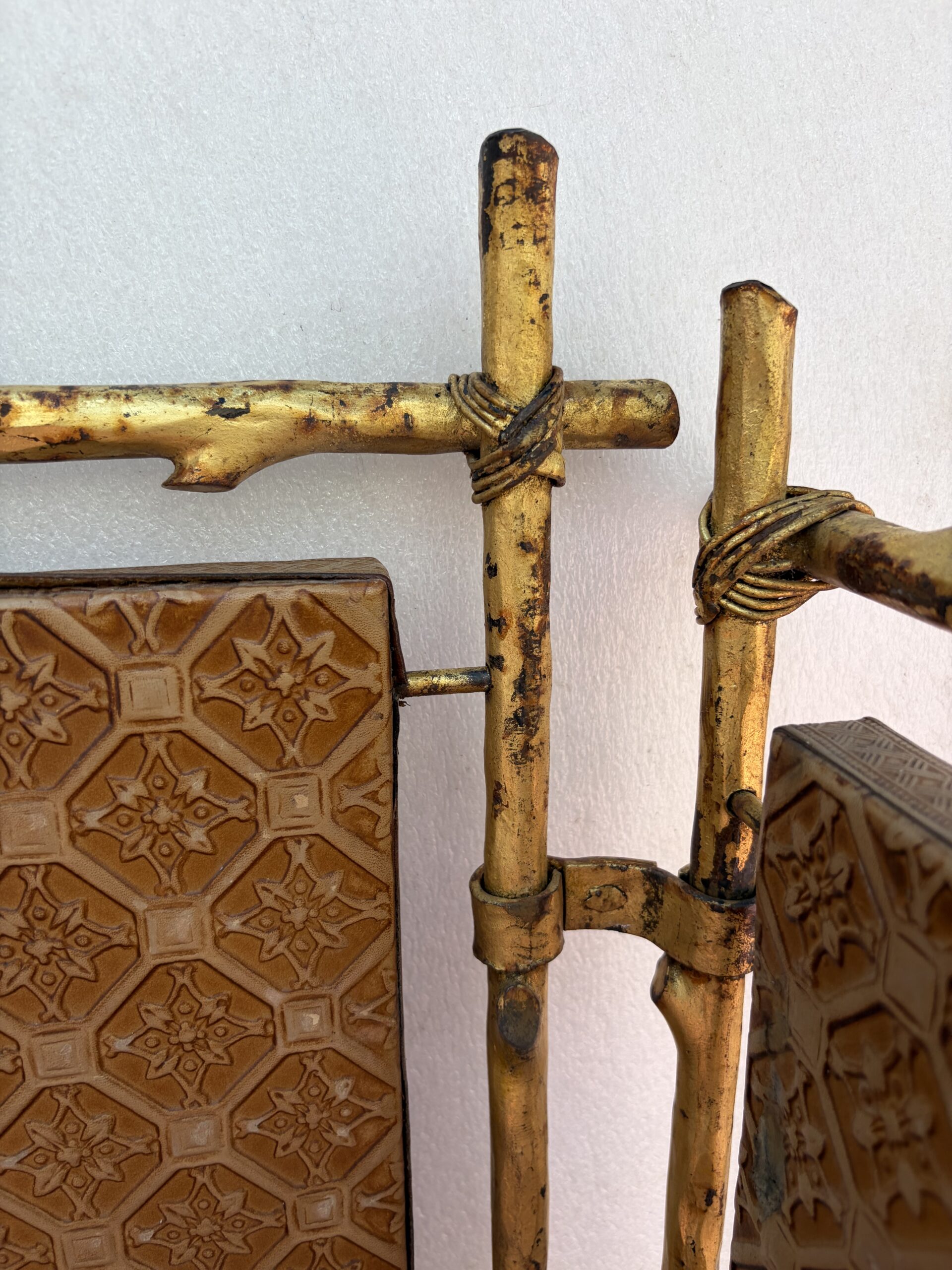 1950s Agostini-Style Gilded Wrought-Iron Screen with Leather-Covered Panels - Image 21