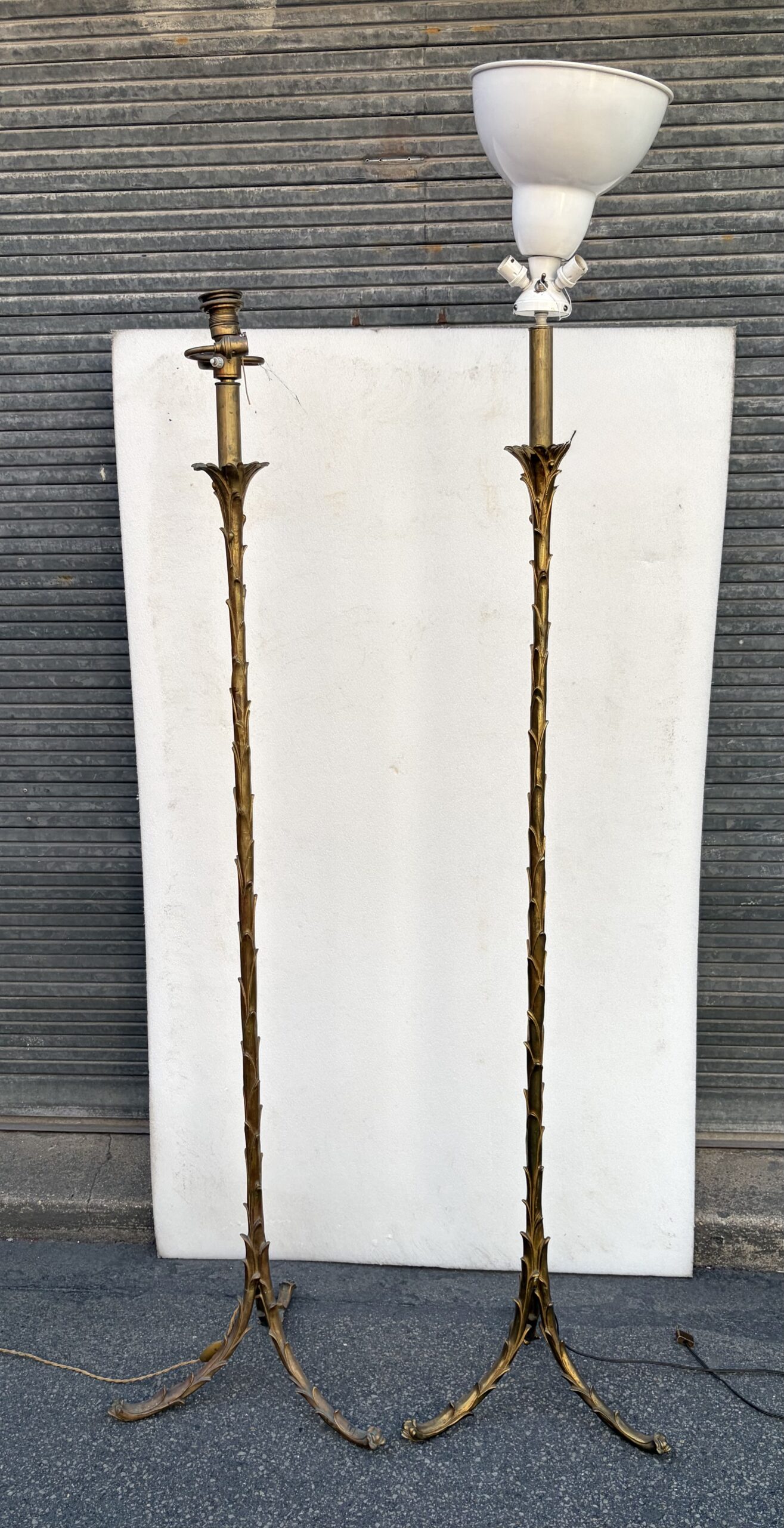 1970s Pair of Bronze Floor Lamps by Maison Bagués, “Decor Palmier” Design, H 160 - Image 3