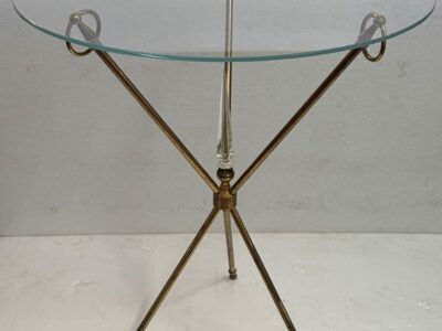 1950 ′ Guéridon Tripode Attribué a Jacques Adnet en Laiton avec Poignard Cristal Ø 60 H 70 cm