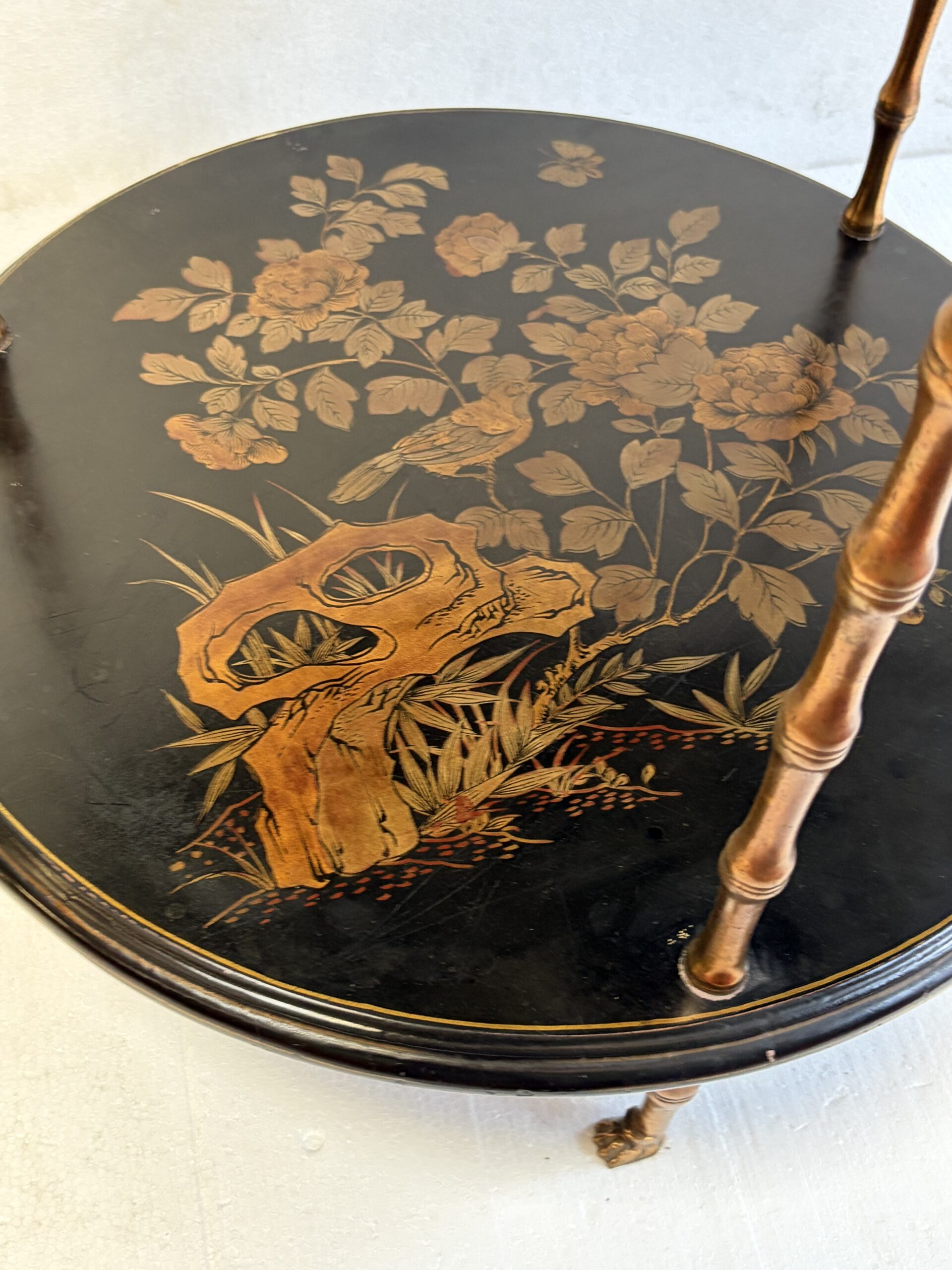 1950/70′ Guéridon Maison Baguès Décor Bambou en Bronze Doré Avec Plateaux Laque de Chine Diamètre 49 Cm H 59 Cm – Image 2