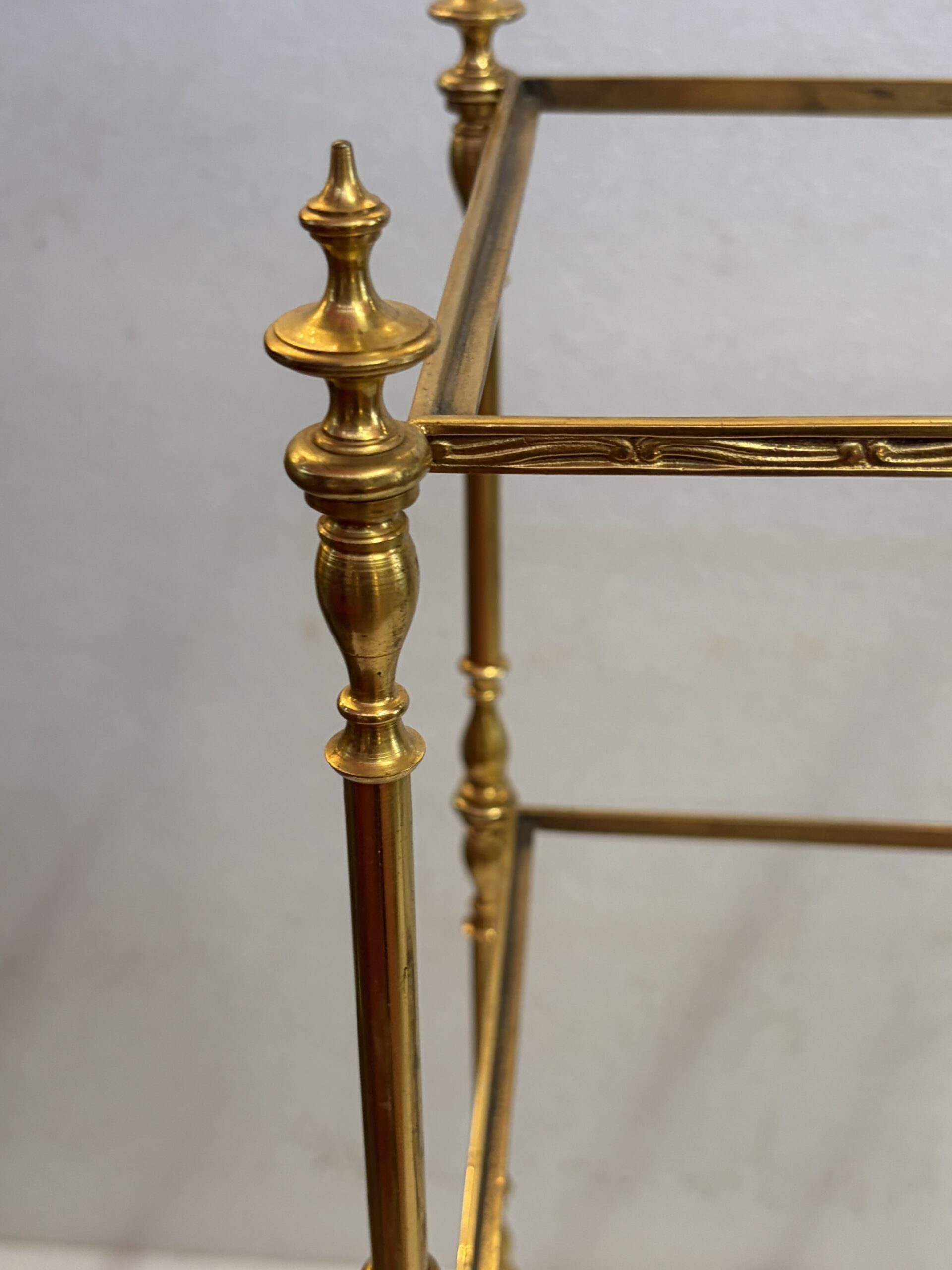 1970s 3-Tier Bronze Shelving Unit by Maison Baguès with Aged, Oxidized Mirrored Shelves, 36 x 25 x H 75 cm - Image 4