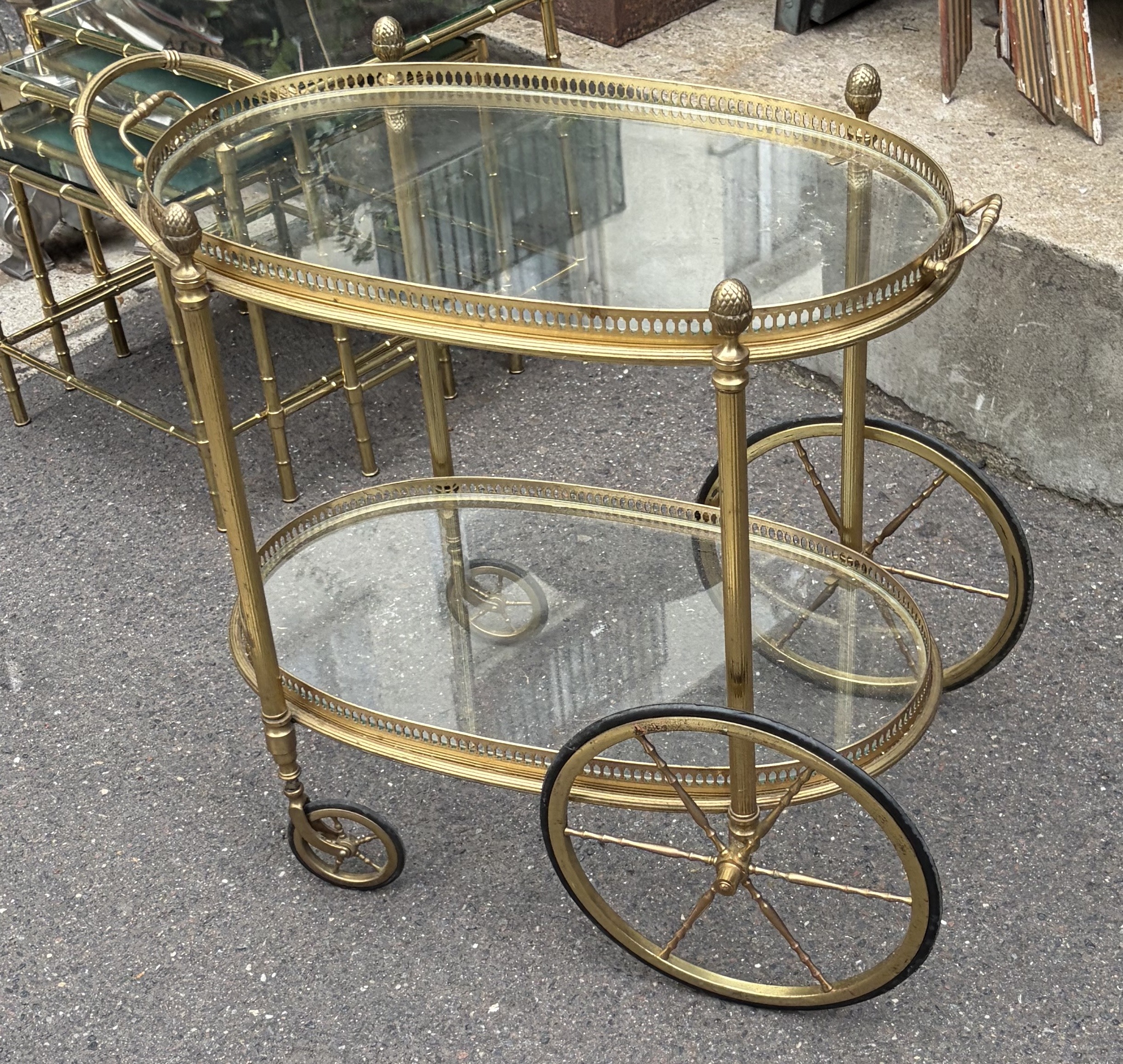 1970′ Bar Roulant en Bronze et Laiton Doré Maison Baguès Plateaux Ovales